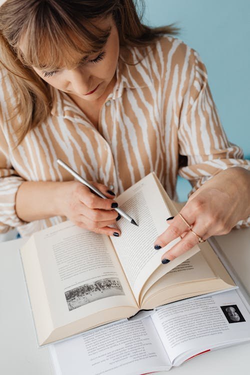 Expert book publishing support